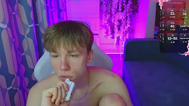 cuMte boy online show from 27, 4, 2026