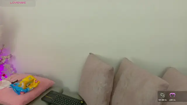 Ambar Carter online show from 1, 12, 2025