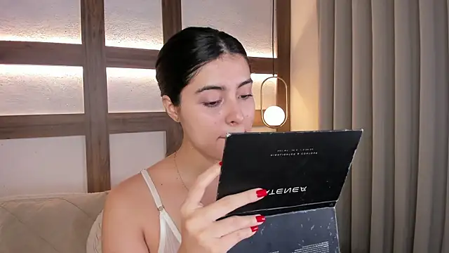 SarhaVega online show from 24, 4, 2026