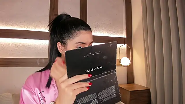 SarhaVega online show from 27, 4, 2026