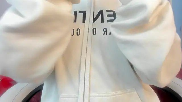 mask red girl online show from 19, 2, 2026