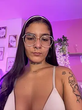 LauraRaider online show from 7, 6, 2026