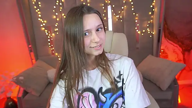 TinyNatalie online show from 28, 4, 2026