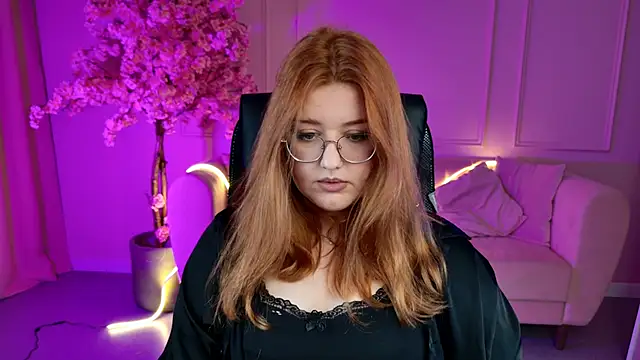 StaceyJensen online show from 24, 11, 2025