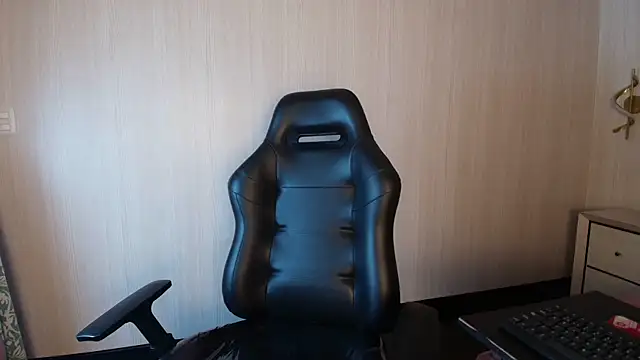 DAKOTA SAKURA online show from 31, 3, 2026