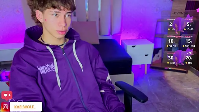 kaelwolf tay online show from 20, 4, 2026