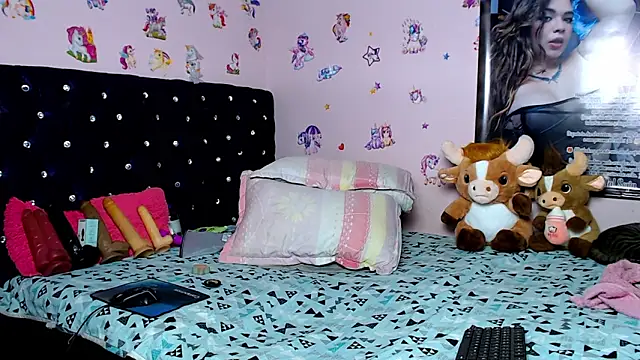 ShantalTsFox online show from 18, 3, 2026