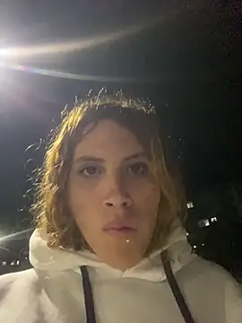 Snapshot of Labby18 chatting on 24, 11, 2025 Labby18 online show from 24, 11, 2025