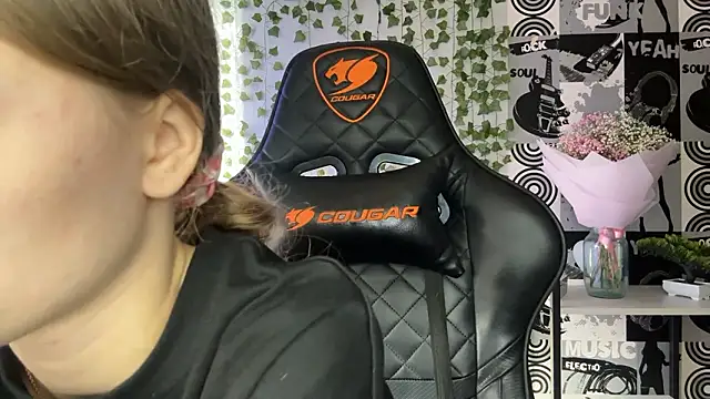 helgicuteness online show from 12, 3, 2026