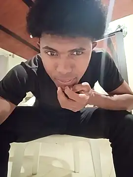 Snapshot of man_black_hot24 chatting on 25, 11, 2025 man black hot24 online show from 25, 11, 2025