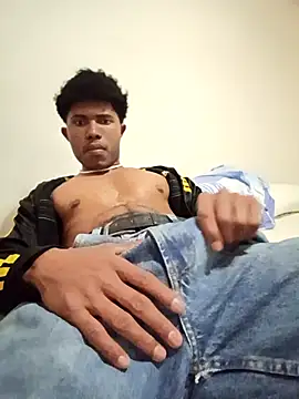 Snapshot of man_black_hot24 chatting on 4, 12, 2025 man black hot24 online show from 4, 12, 2025