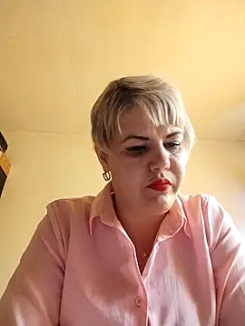 Snapshot of LushLoveee chatting on 4, 3, 2026 LushLoveee online show from 4, 3, 2026