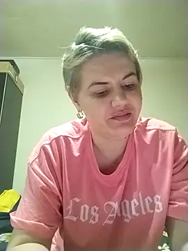 Snapshot of LushLoveee chatting on 5, 3, 2026 LushLoveee online show from 5, 3, 2026