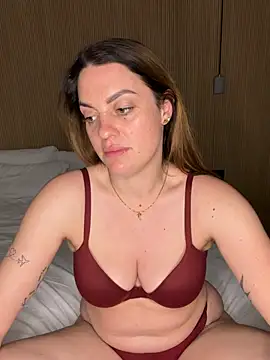 laraslittlesecrett online show from 23, 4, 2026