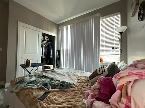 renesmaelily222 online show from 27, 2, 2026