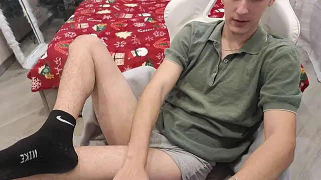 MoonlinSkinn online show from 19, 12, 2025