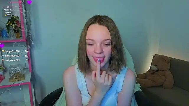 Olivia Riesz online show from 3, 2, 2026