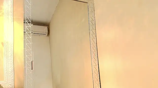 HallieStone online show from 21, 4, 2026