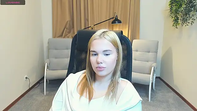 CorrineSchrodt online show from 25, 11, 2025