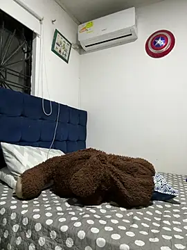 OliverWest04 online show from 15, 4, 2026