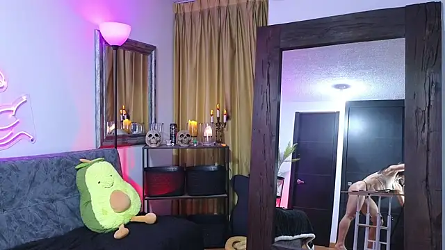 MightyLaura1 online show from 27, 11, 2025