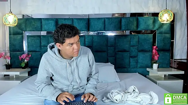  bonnyandclyde online show from 19, 4, 2026