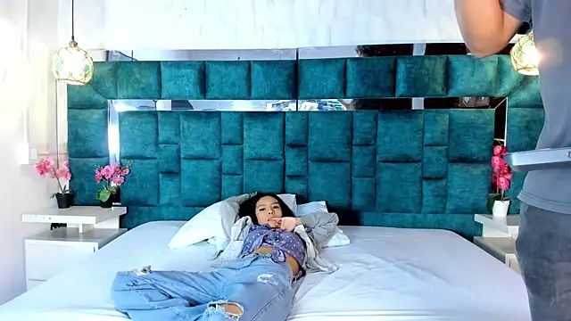  bonnyandclyde online show from 23, 4, 2026