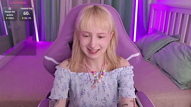 Snapshot of _Babyface_ chatting on 15, 7, 2026 Babyface online show from 15, 7, 2026