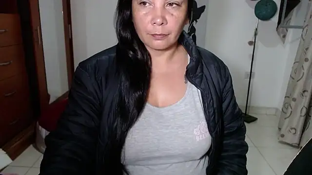 vivian-milf online show from 16, 4, 2026