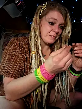 Snapshot of Horny_hippie chatting on 14, 11, 2025 Horny hippie online show from 14, 11, 2025