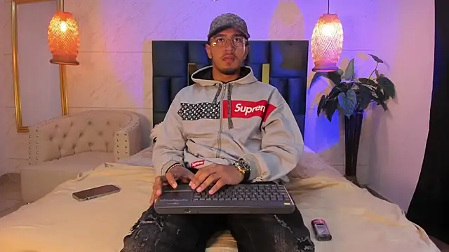 Brand Collins online show from 26, 11, 2025