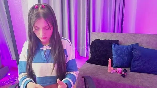 TiinaJonus  online show from 28, 2, 2026