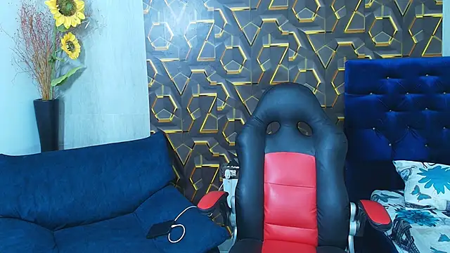 kim curlyy online show from 24, 4, 2026