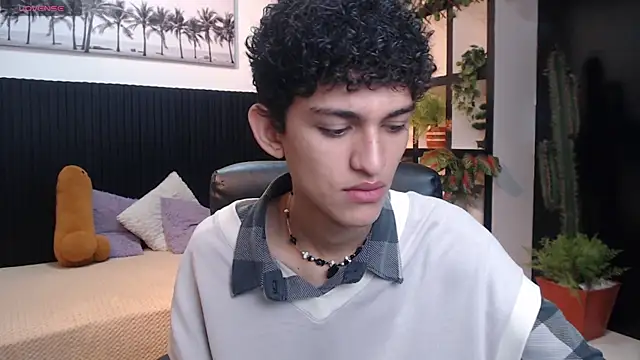 Michaelkoiv online show from 17, 12, 2025