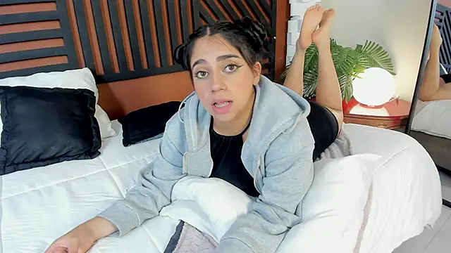 luna cute   online show from 26, 4, 2026