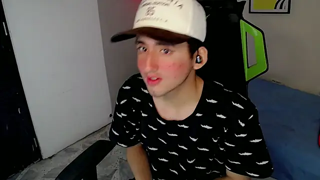 Snapshot of Fernan_flow chatting on 30, 11, 2025 Fernan flow online show from 30, 11, 2025