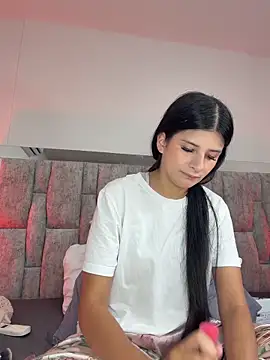 ZafiraNavarro online show from 19, 4, 2026