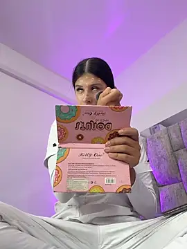 ZafiraNavarro online show from 27, 4, 2026