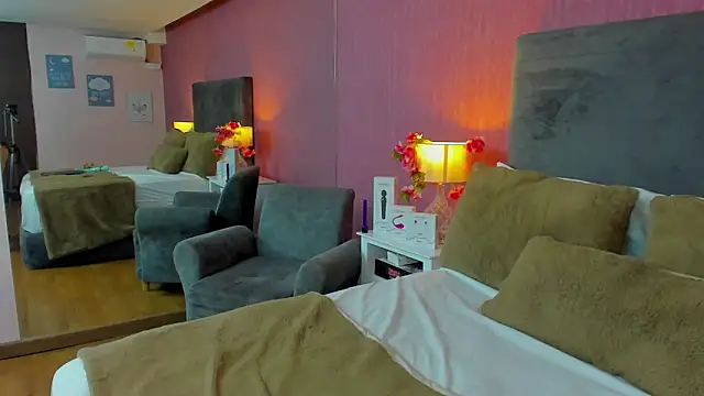 ArianaRosee  online show from 6, 3, 2026