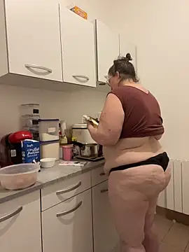 bea french curvy online show from 12, 3, 2026