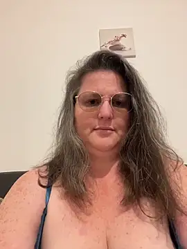 bea french curvy online show from 25, 4, 2026