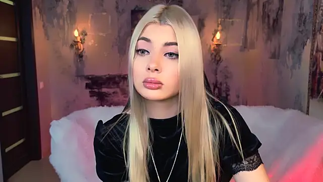 HyileyClark online show from 2, 12, 2025