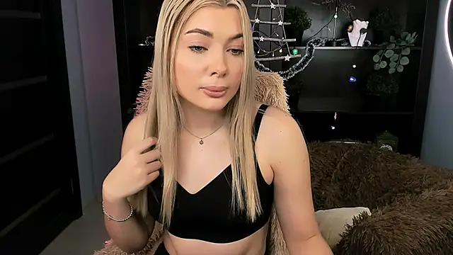 HyileyClark online show from 14, 12, 2025