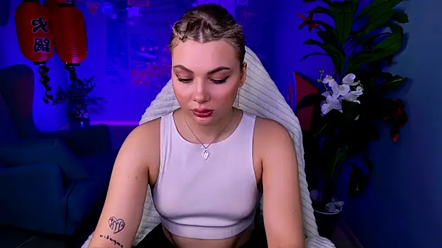 HyileyClark online show from 19, 4, 2026