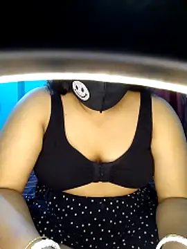 priya2098 online show from 20, 4, 2026