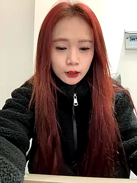 YYoom online show from 28, 11, 2025