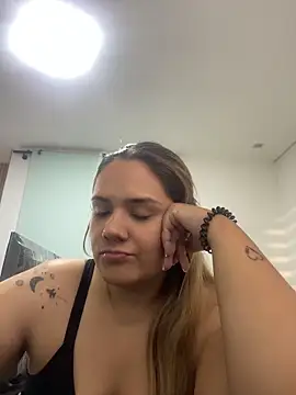 LoreinnFox online show from 25, 4, 2026