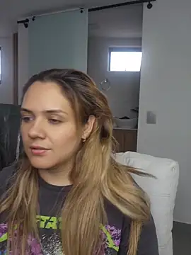 LoreinnFox online show from 28, 4, 2026