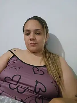 LoreinnFox online show from 5, 5, 2026