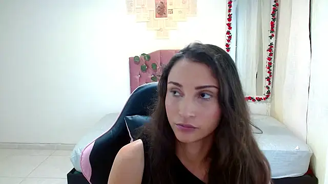 Snapshot of scarlet160920 chatting on 1, 12, 2025 scarlet160920 online show from 1, 12, 2025